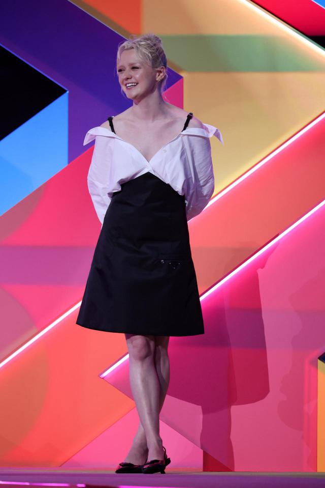 画像2: メイジー・ウィリアムズ、イメチェンの理由は?