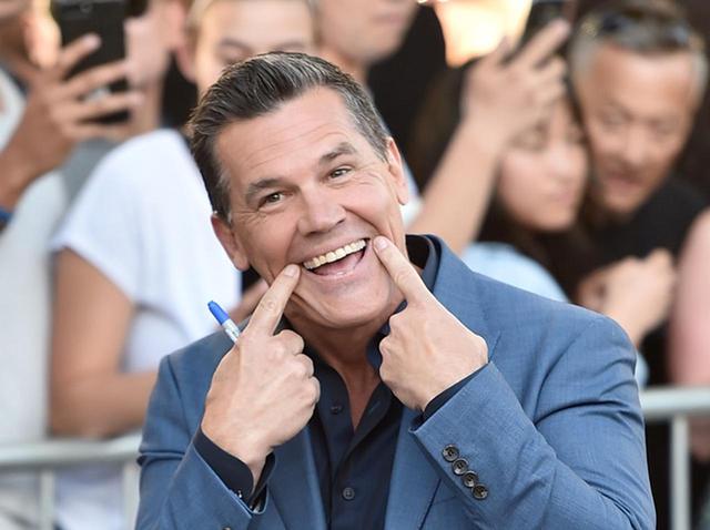 画像: ジョシュ・ブローリン、子育て中!