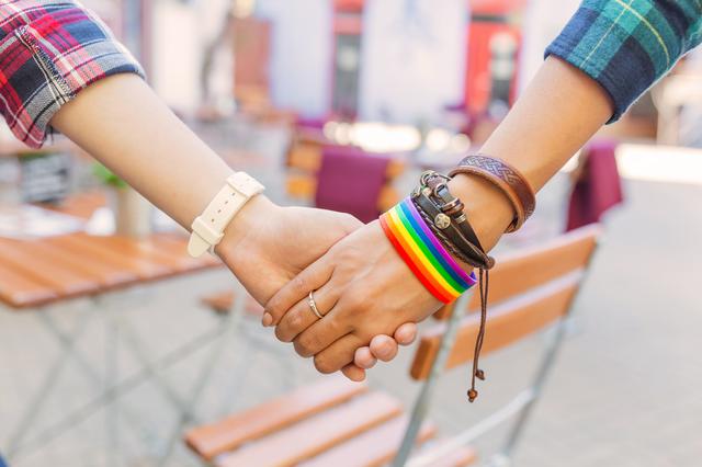 画像: レインボーネイルでLGBTQ+を応援する気持ちを形に!