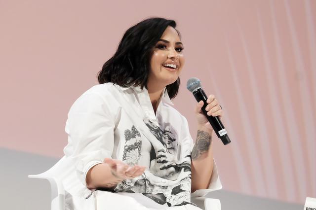 画像: デミ・ロヴァートが自身をミスジェンダリングしてしまう人たちにメッセージ