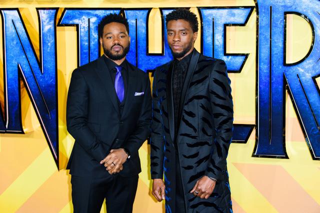 画像: 2018年に行なわれた映画『ブラックパンサー』のヨーロッパ・プレミアにて。クーグラー監督と肩を並べるチャドウィック。