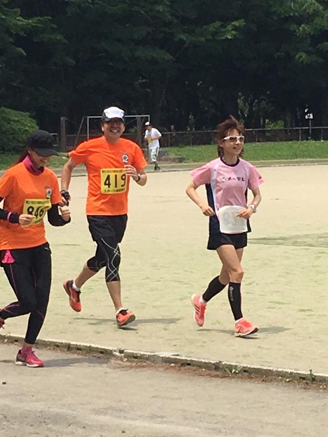 画像: ゴール手前!歴代ランナーの名を挙げて励ましてくれる大川部長!