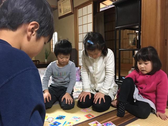 画像: 甥姪たちのかるた大会。可愛い~ほのぼの~。