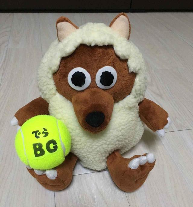 画像: 特製テニスボールを装飾しました。