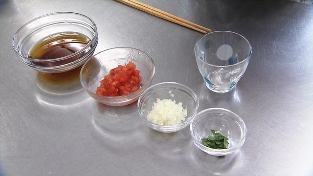 画像2: いつものめんつゆにチョイ足し!
「トマトつゆ」で味わう新感覚そうめん
