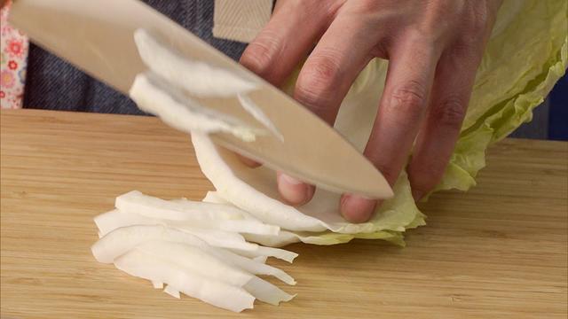画像4: 栄養満点!おやつにも!めかぶを使った “ふわとろお好み焼き”
「超お手軽!ロバート馬場ちゃんの楽楽ごはん」