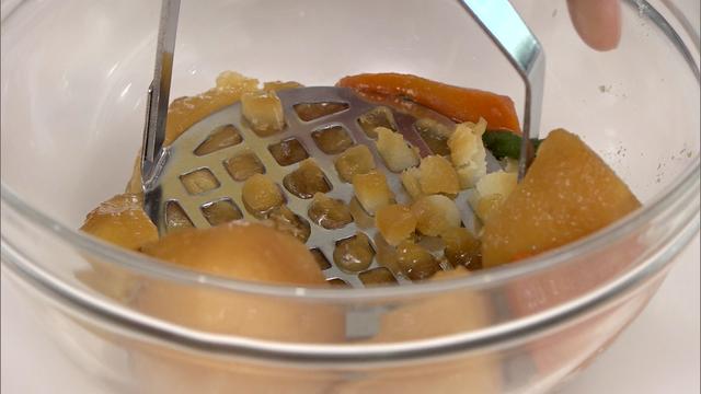 画像2: 肉じゃがにひと手間加えて “丸めない&揚げない” コロッケ に変身!「超お手軽!ロバート馬場ちゃんの楽楽ごはん」