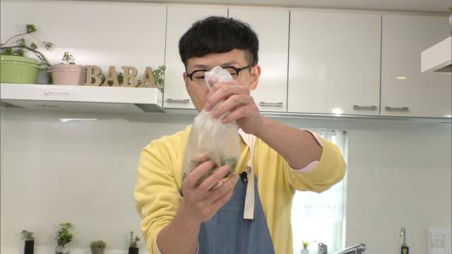 画像3: うす~いワンタンの皮で作る“パリパリひと口餃子”!「超お手軽!ロバート馬場ちゃんの楽楽ごはん」