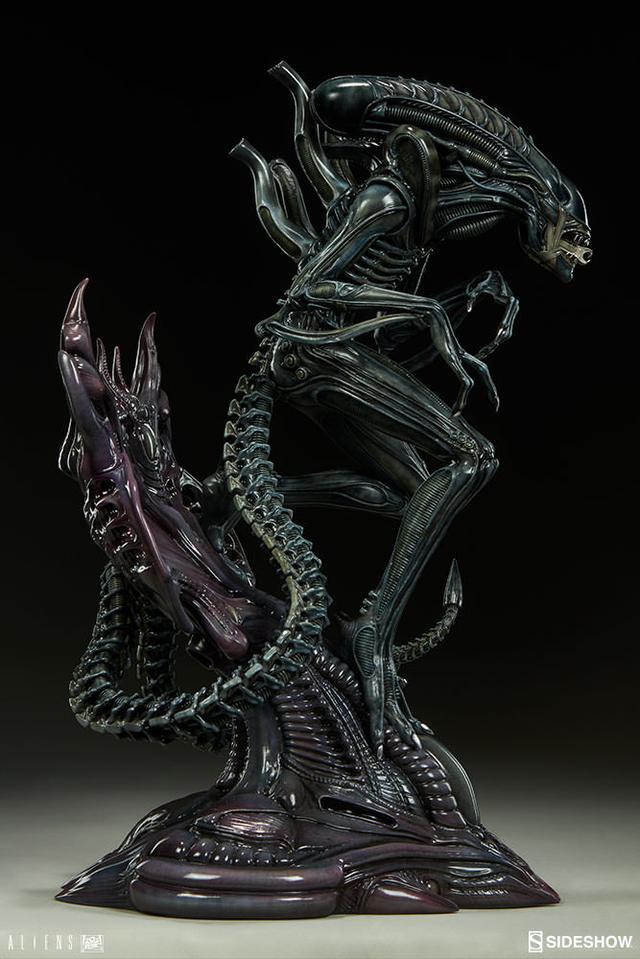 画像2: 兵隊エイリアン、大迫力のスタチュー化!