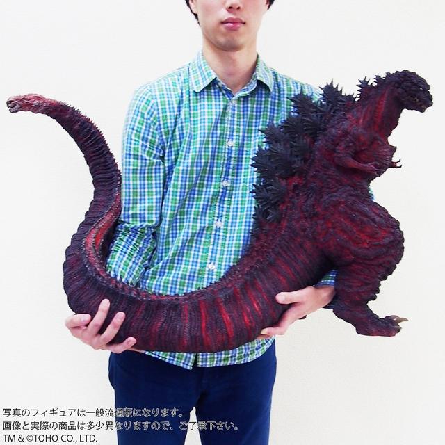 画像1: 全高約47センチ、全長約83センチ!
迫力のある「シン・ゴジラ」が 登場!