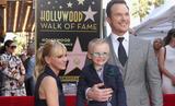 画像: 今年、アナと息子のジャックを連れ立ってウォーク・オブ・フェーム入りのセレモニーに出席した時のプラット Getty Images