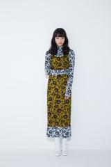 画像: 撮影/大西 基 スタイリスト/遠藤彩香 ヘアメイク/AKIKO SAKAMOTO(3rd) 衣裳/KENZO(花柄ドレス・ブーツ) 問)KENZO Paris Japan TEL.︎03-5410-7153