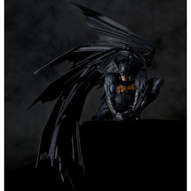 画像1: 様々なポージングに対応できるアメイジング・ヤマグチに
DCヒーロー「バットマン」が初参戦!
