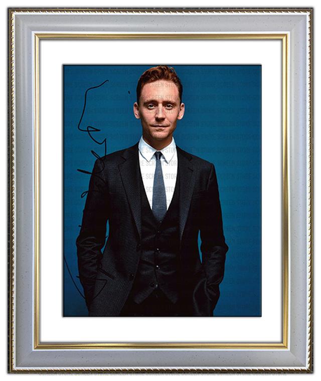 画像: 【トム・ヒドルストン】 サイン(リプリント)入り額装ポートレート