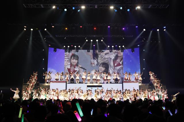 画像: 「AKB48単独コンサート~15年目の挑戦者~」オープニング ©AKS
