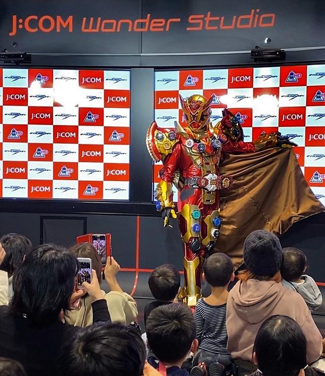 画像: 本作オリジナルの新フォーム・仮面ライダーゲイツマジェスティ