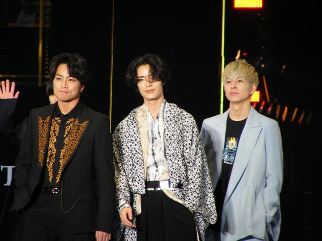 画像: 左から:白濱亜嵐、塩野瑛久、長谷川慎