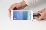 画像: ▲iPhone 7 PlusとiXpandを接続した状態。接続するとすぐにアプリが起動する。 www.sandisk.co.jp