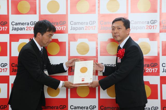 画像: 「カメラグランプリ2017カメラ記者クラブ賞(2機種)」は富士フイルムGFX 50Sに