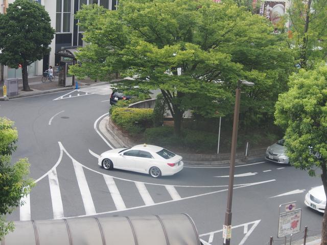 画像: B:拡大してもムダかと。