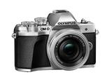 画像: ▲ボディカラーはブラックとシルバーの2タイプ。シルバーも上質な仕上がりとなっている。 www.olympus-imaging.jp