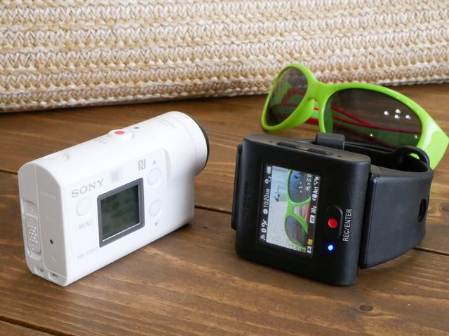 画像: ▲今回使用したのはライブビューリモコン「RM-LVR3」(右)がセットになっている製品だが、本製品は絶対にこのリモコンがあったほうが便利だ。