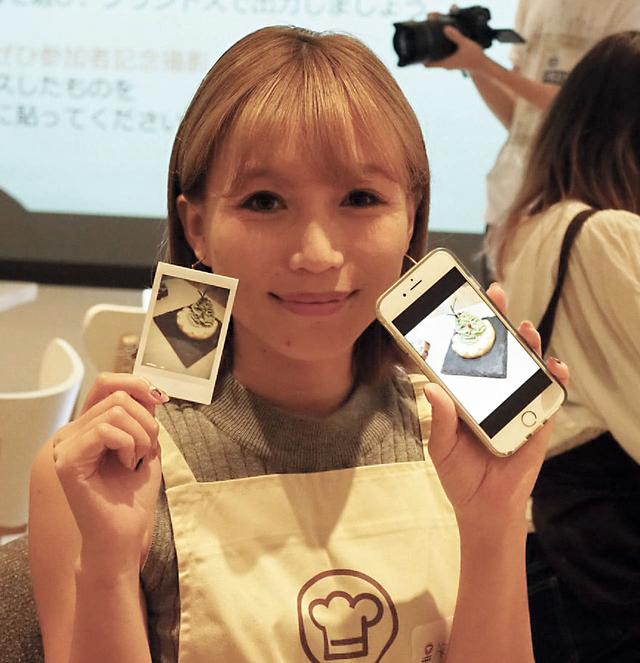 画像: いち早くプリントスの操作のコツを掴んでスイスイとプリントをしていた増澤璃凜子ちゃん。