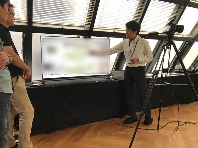 画像: ▲このフロアの説明員はソニーマーケティングの烏頭尾さん。