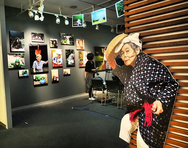 画像: 西本喜美子さんのキャラクターらしく、ギャラリーは楽しさ満載のレイアウトがなされている。