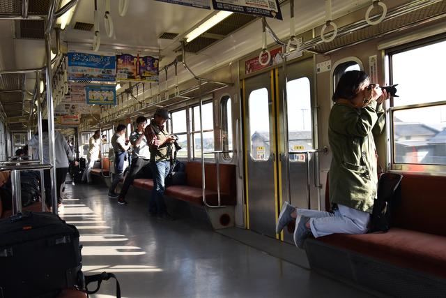 画像: ここでのテーマは「車窓風景」! まさにそのまんま!