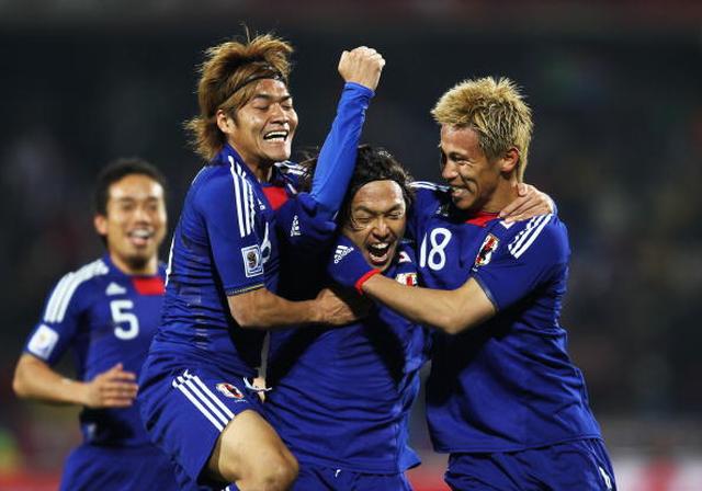 画像: デンマーク戦で遠藤選手がゴール決めて喜ぶ。(2010年南アフリカ大会)■102379572、Paul Gilham/Getty Images