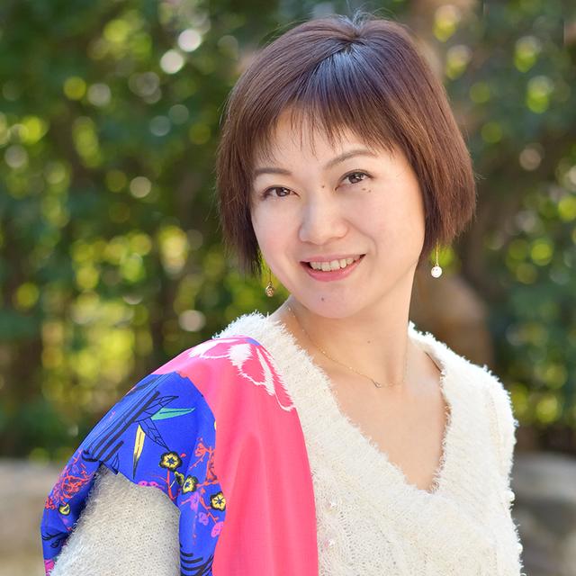 画像: 東京都出身。大学卒業後、舞台俳優として活動するがモデルとしてカメラの前に立つうちに撮る側に興味が湧き、作品を持ち込んだカメラ雑誌の出版社に入社し編集と写真を学ぶ。現在はフリーの写真家として雑誌やイベント、ニコンカレッジやLUMIXフォトスクールの写真教室など、多方面で活動中。興味を持った被写体に積極的にアプローチするので撮影ジャンルは赤ちゃんから戦闘機までと幅広い。(社)日本写真家協会(JPS)会員。 misakinana.com