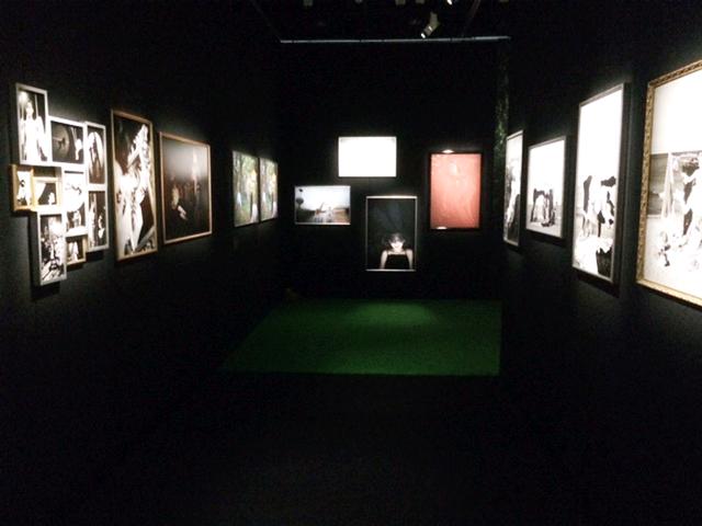 画像2: 安珠写真展『ビューティフル トゥモロウ ~少年少女の世界~』には、大人が忘れた、少年少女にしか持ち得ない心情が反映されています。