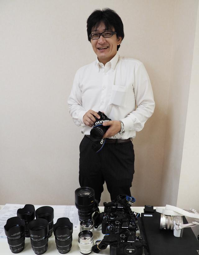 画像: オリンパスがOM-D E-M1 Mark ⅡやF1.2 PRO シリーズなどの最新機材を、またニッシンジャパンがi60AやAir 1DSなどコンパクトなストロボを貸し出す豪華な撮影会。写真はオリンパスの篠原さん。