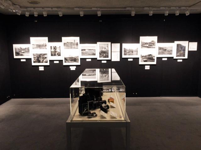 画像: 諸河 久 作品展『軽便風土記』。軽便(けいべん)鉄道とは、旧国鉄駅と山間や僻地とを結ぶ狭軌鉄道のこと。