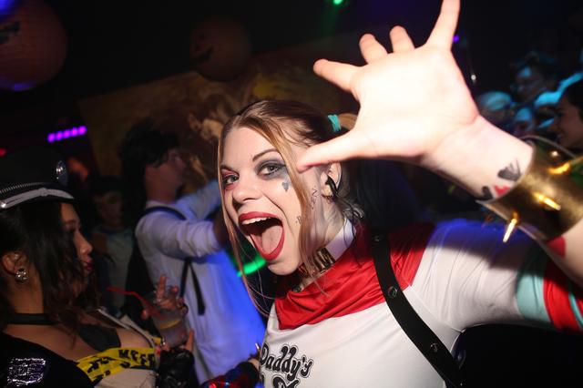 画像1: 博多の常識!ハロウィーンは親不孝通りに集合!