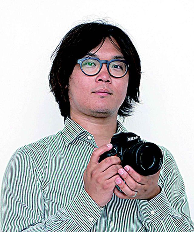 画像: 米国サンフランシスコに留学し、写真と映像を学ぶ。現地在中からテレビ番組、CM、ショートフィルムなどを製作。帰国後、写真家・塙真一氏のアシスタントを経て、フォトグラファー として活動開始。現在は雑誌、広告を中 心に活動し、写真教室の講師や講演、書 籍の執筆活動も精力的に行っている。現在、ニコンカレッジ講師、パナソニック LUMIX フォトスクール講師、Profoto オフィシャルトレーナー、Hasselblad 2015 アンバサダーを務める。