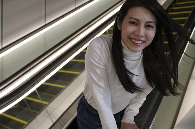 画像2: 顔認識AFが途中から瞳認識AFに変わり、追い続けた!