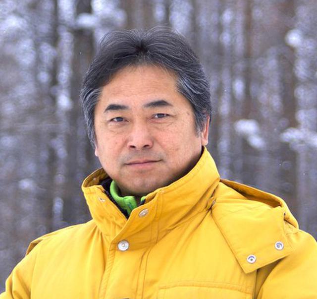 画像: 1959年北海道生まれ。大学時代より北海道の山を中心に撮影を始める。1996年上富良野町に「NORTH LAND GALLERY」オープン。同時に写真家として独立し現在に至る。丘をはじめとする美瑛・富良野の自然風景を独自の感性で表現し続けている。写真集「風雅」「サンピラー」など著書は70冊以上に及ぶ。