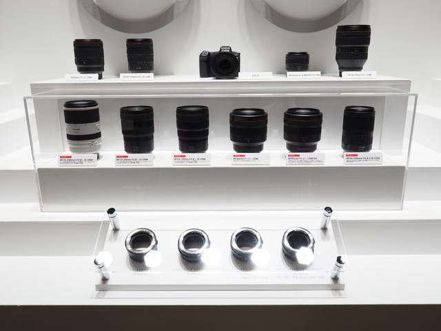 画像1: RFマウントの開発中レンズ 6本のモックも展示されています!