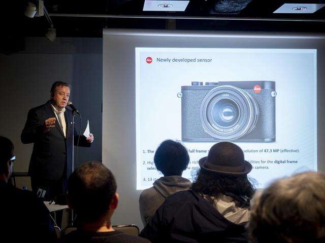 画像: ▲ライカカメラジャパン(東京・銀座)におけるステファン・ダニエル氏のブリーフィング。