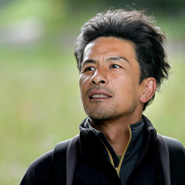 画像: 1971 年東京生まれ。高校生時代に写真 家・丸林正則氏と出会い、写真の指導を受 ける。東京写真専門学校(現:東京ビジュ アルアーツ)中退後、フリーランスとなる。 花や自然をモチーフにした作品を発表し 続けている。現在は各種雑誌誌面への寄 稿や写真教室の講師などでも活躍中。