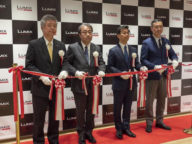画像: LUMIX GINZA TOKYOオープニングテープカットの模様。