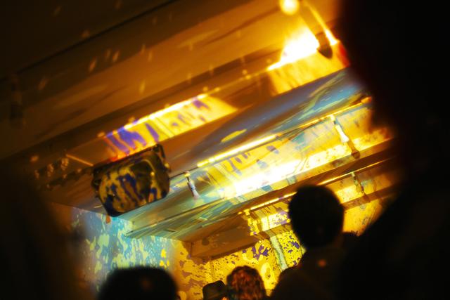 画像8: 本物だけが創り出せる本物の世界 大箱屋のLiquid light show