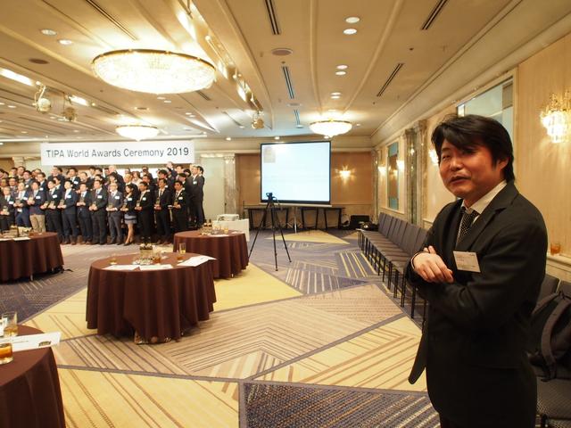 画像: 断固として「輪に加わらない人」っていますよね。