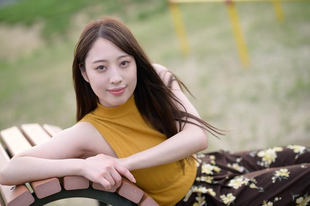 画像1: ポートレートPhotographer 河野英喜が撮影
Webカメラマンオリジナルコンテンツ『発掘!アイドル図鑑』
FILE No.019 南 奈々 2/4