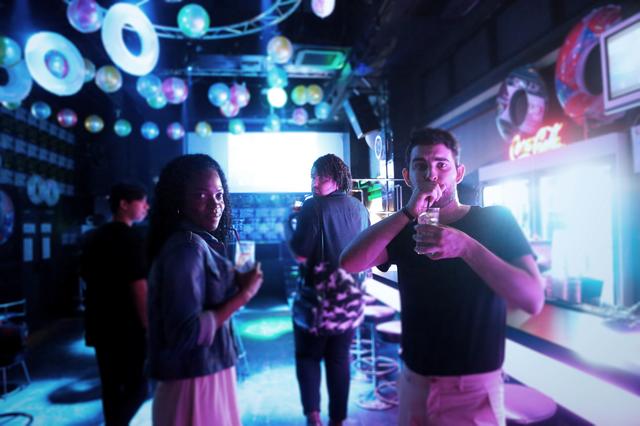 画像: 博多の老舗クラブは水・木・日は飲み放題ナント無料!
