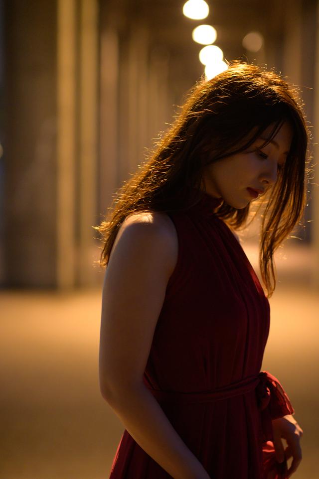 画像: Nikon Z 6 FTZ+AF-S NIKKOR 85mm f/1.4G 1/125 f/2.0 ISO5000 WB5000