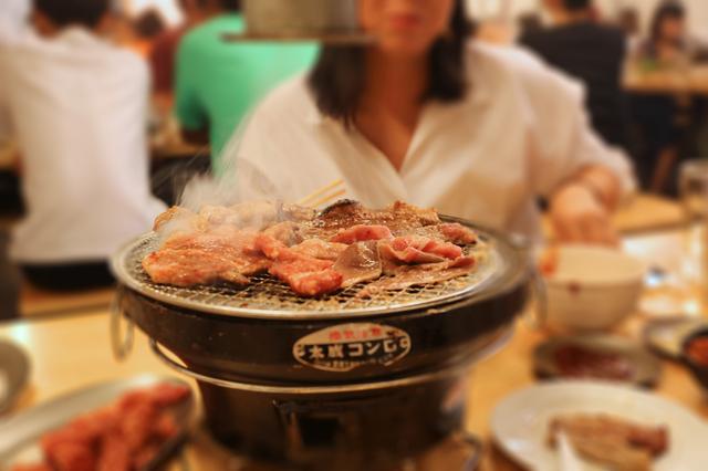 画像2: 炭火焼肉食べ放題999円!