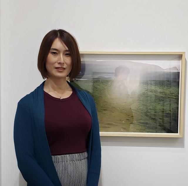 画像: 写真家、加藤秀さん。もともとウィスキーが大好きでスコッチウィスキーの蒸留所を巡っていたところ、シェトランド諸島との出会いがあり、今回の写真展と写真集の出版に繋がる旅が始まりました。